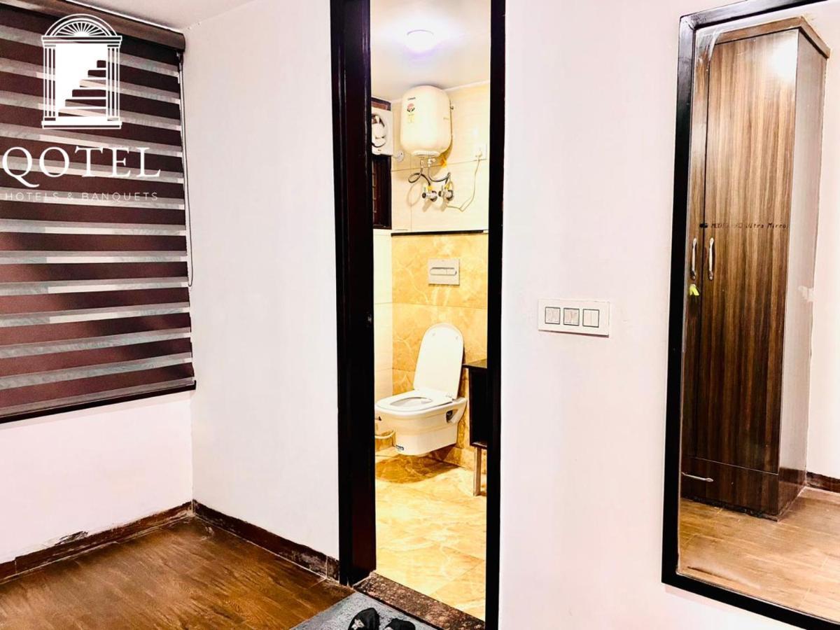 Qotel Hotel Rajouri Garden Above Ritu Marbles, Near Rajouri Garden Metro Station-Couple Friendly Neu-Delhi Exterior foto