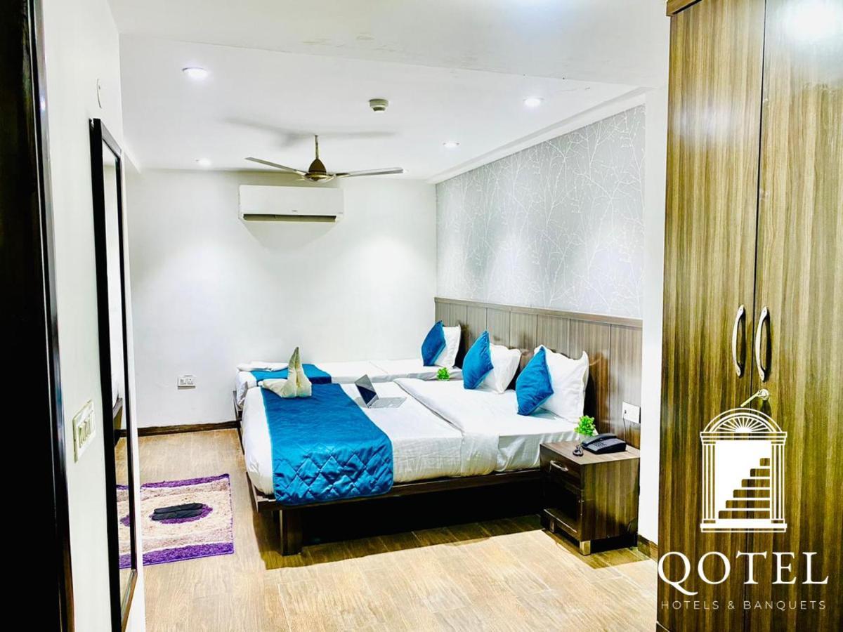 Qotel Hotel Rajouri Garden Above Ritu Marbles, Near Rajouri Garden Metro Station-Couple Friendly Neu-Delhi Exterior foto
