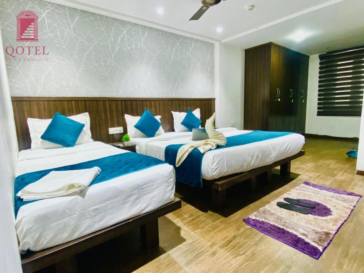 Qotel Hotel Rajouri Garden Above Ritu Marbles, Near Rajouri Garden Metro Station-Couple Friendly Neu-Delhi Exterior foto